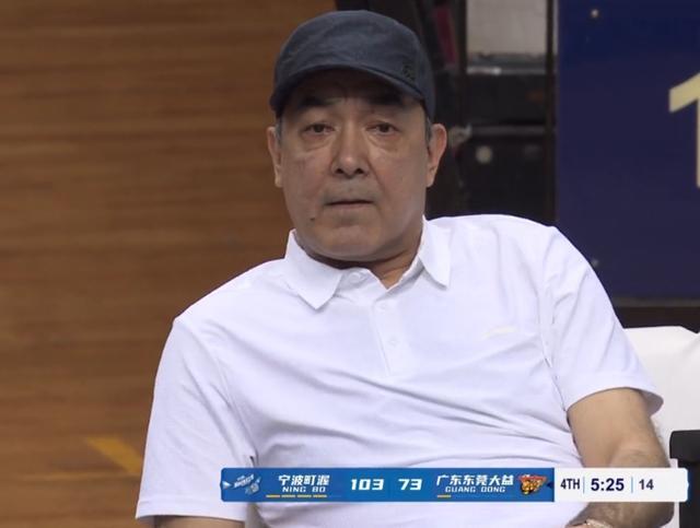 开云官网-转会期体能课后，拜仁慕尼黑官宣签约备战CBA常规赛，悬念犹存，年轻球员得到机会的简单介绍